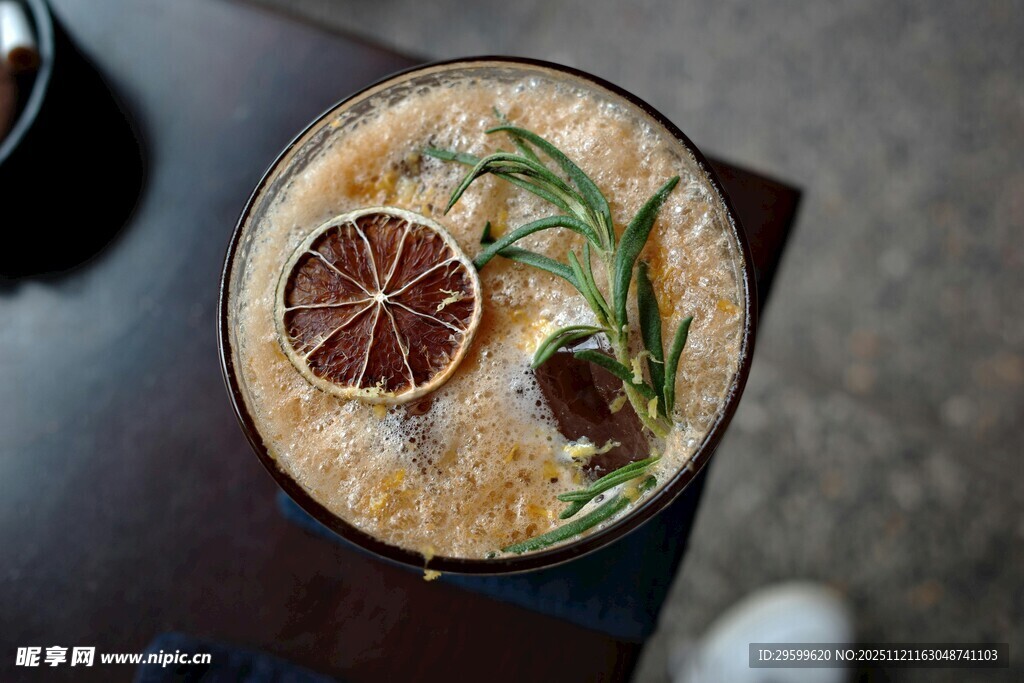 创意装饰的特色鸡尾酒