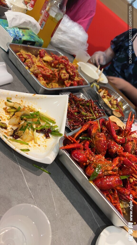 丰盛多样的美味海鲜大餐