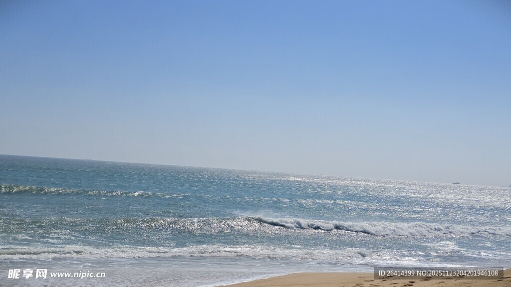蔚蓝海岸的宁静海景