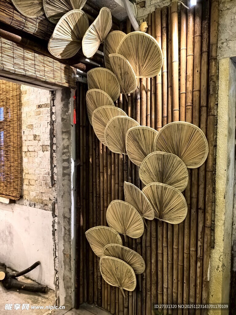 创意树叶墙饰装点空间