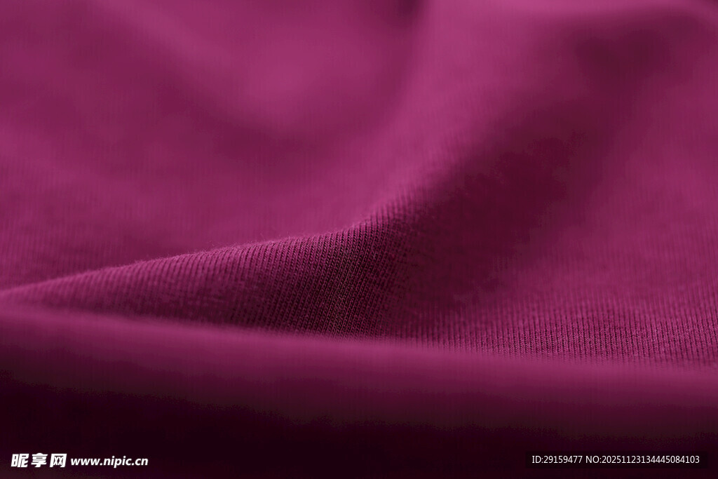 深紫色柔软布料纹理特写