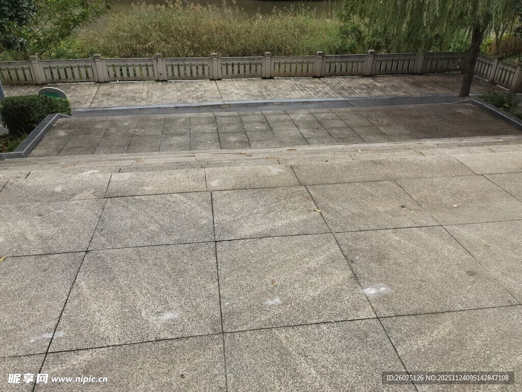 户外水泥地面场景