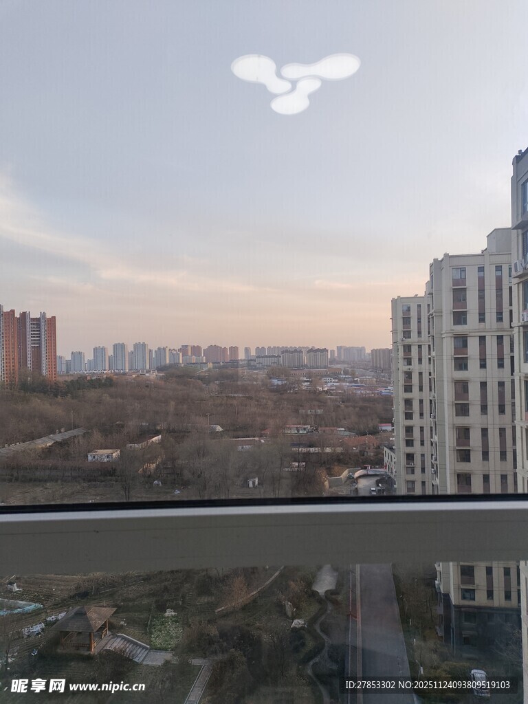 城市阳台远眺景观