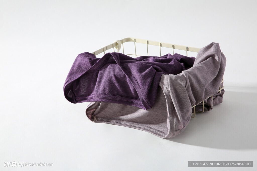 紫色褶皱丝绸装饰品