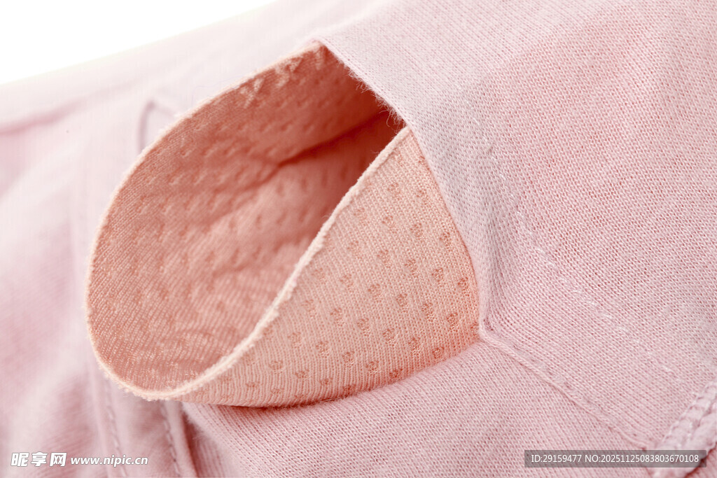 粉色衬衫袖口精致细节