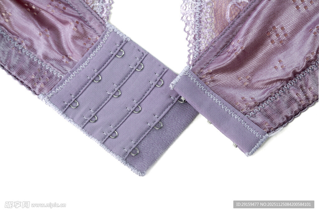 紫色蕾丝花边内衣细节
