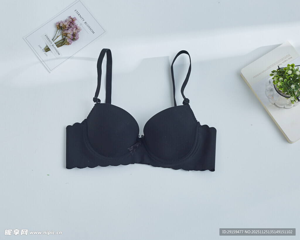 黑色简约女士内衣展示