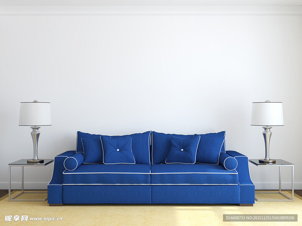 蓝色条纹沙发与台灯搭配