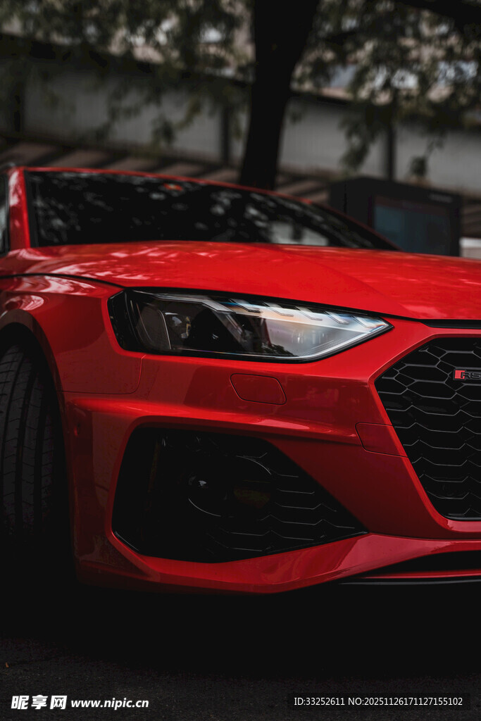 炫酷红色跑车特写