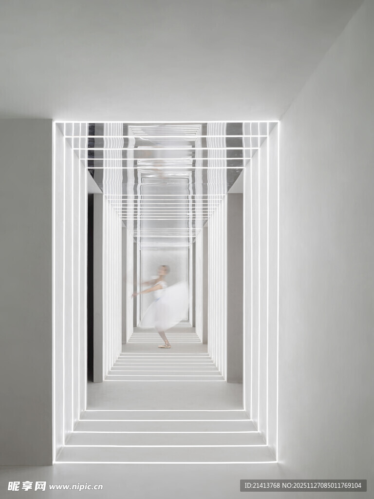 极简几何结构的艺术空间