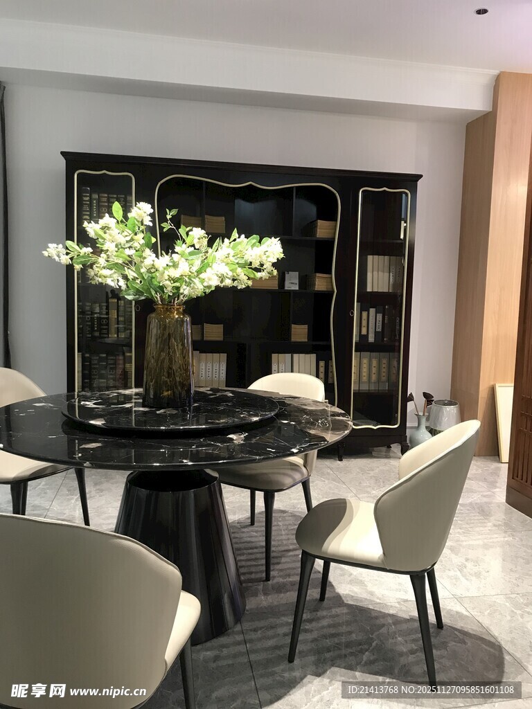 现代简约风餐厅室内场景