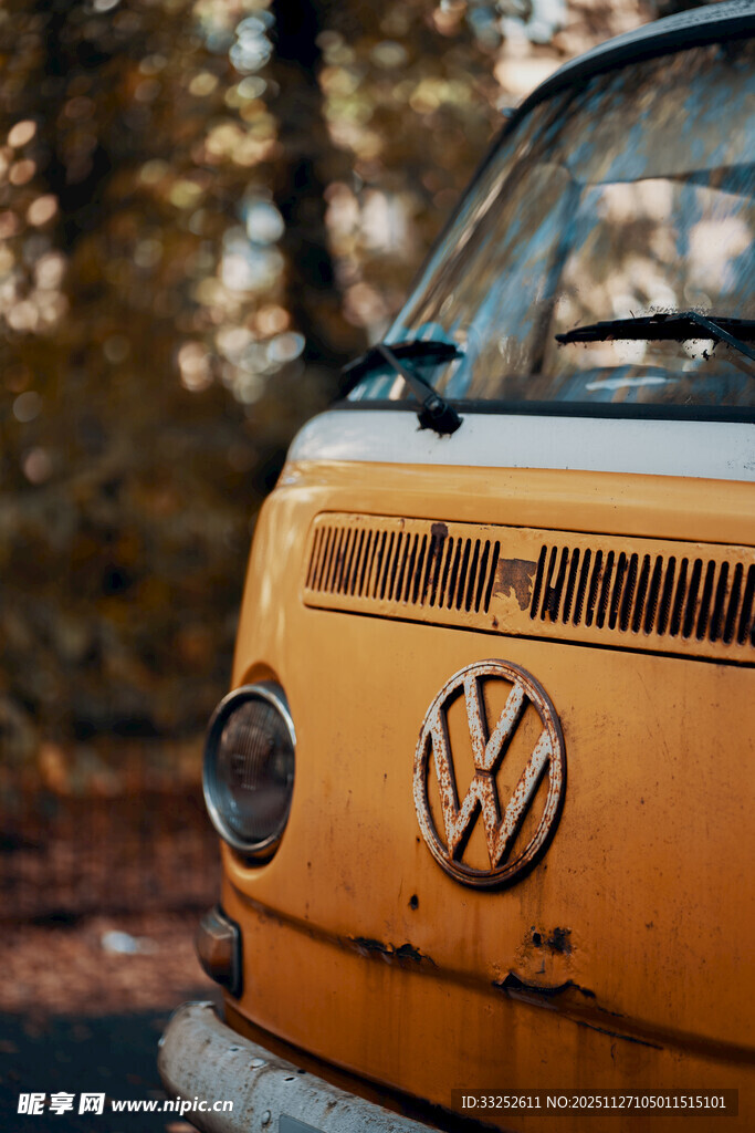 复古黄色大众汽车局部特写
