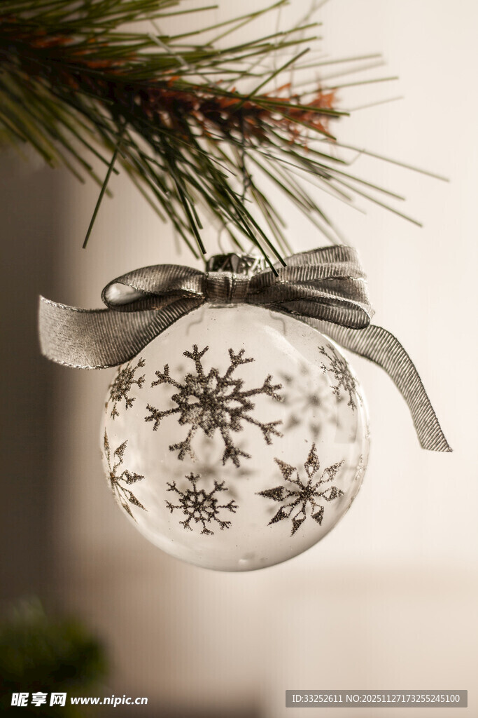雪花玻璃圣诞装饰球