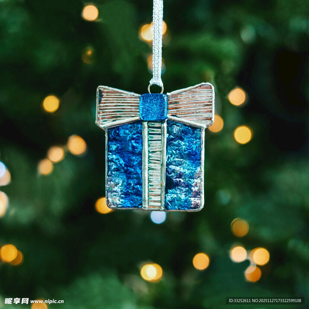 蓝色礼物形圣诞装饰挂件