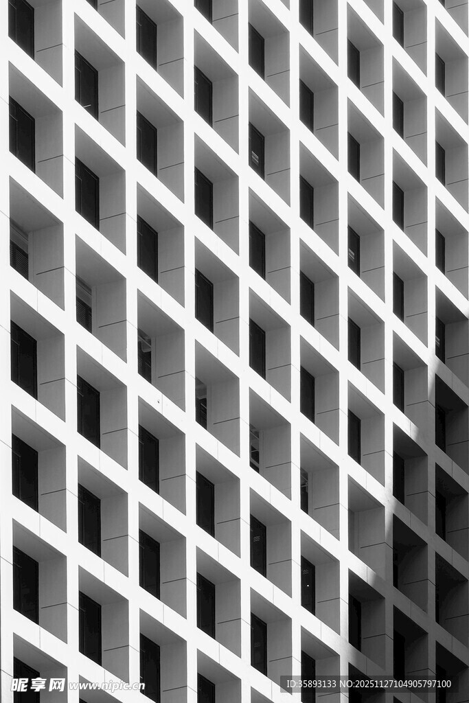 现代建筑网格结构外观