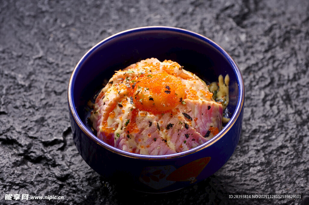 三文鱼寿司盖饭