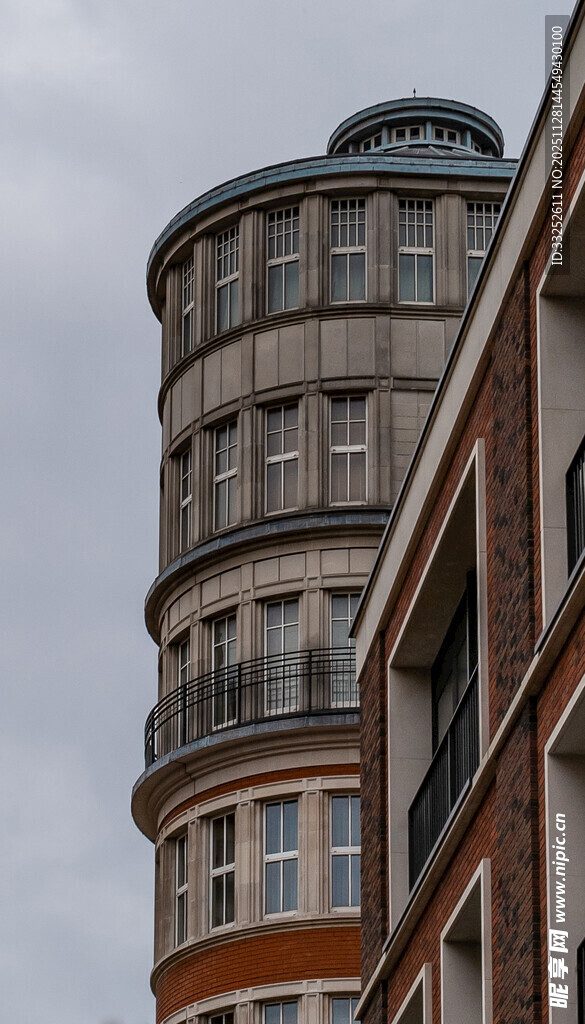 独特弧形建筑外观