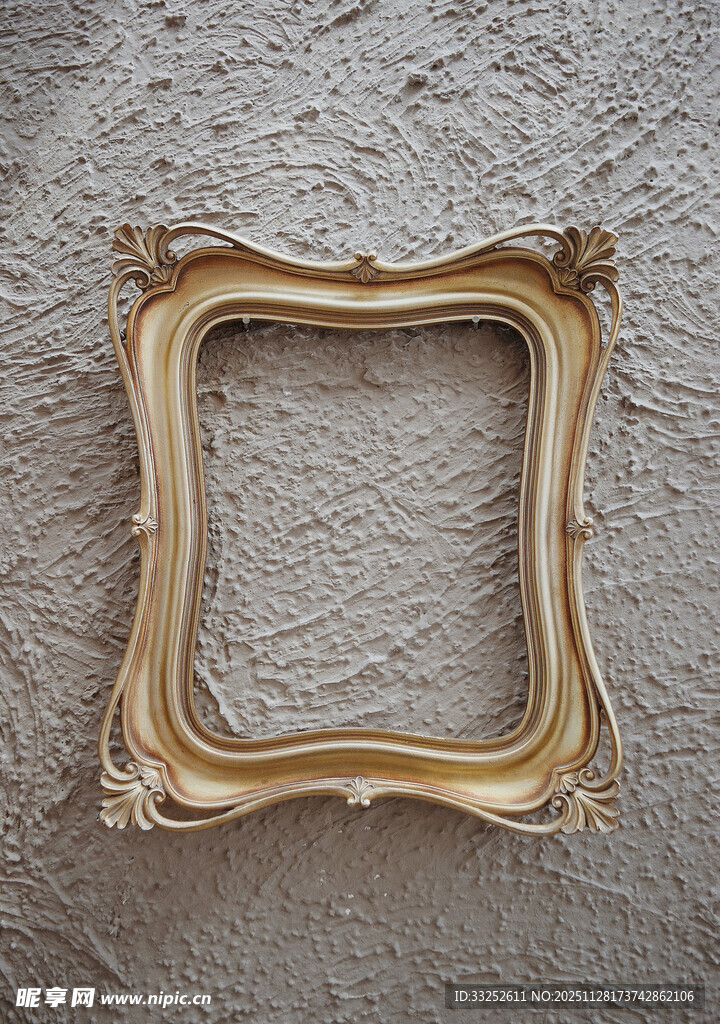 复古金色雕花相框