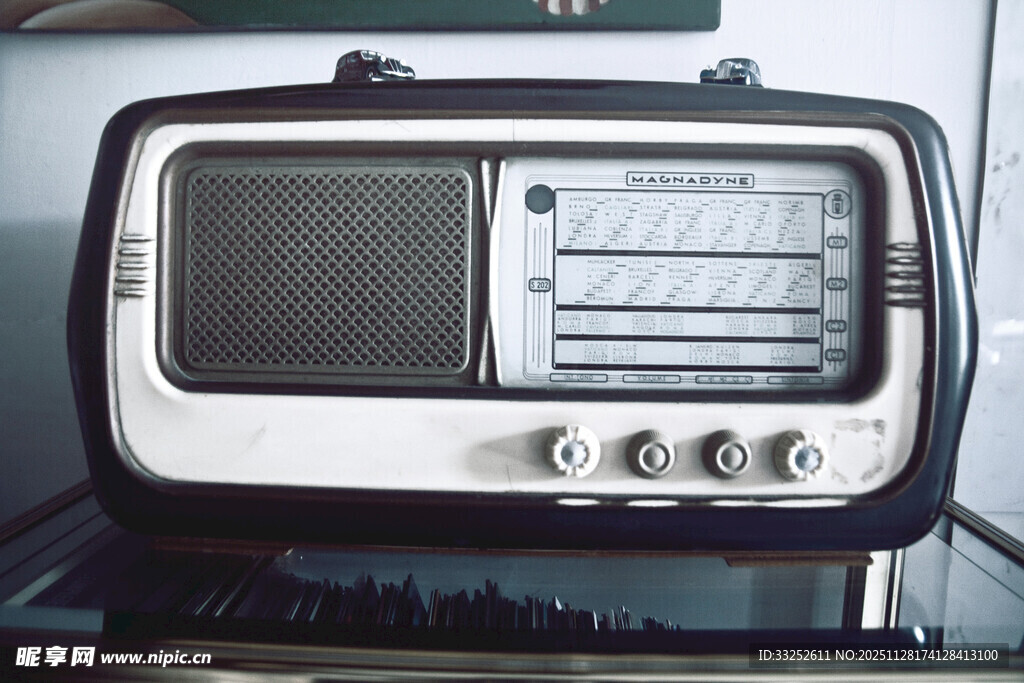 复古收音机特写