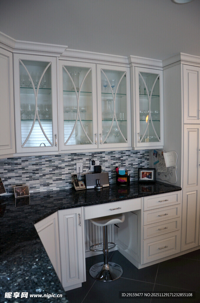 现代简约风格厨房橱柜