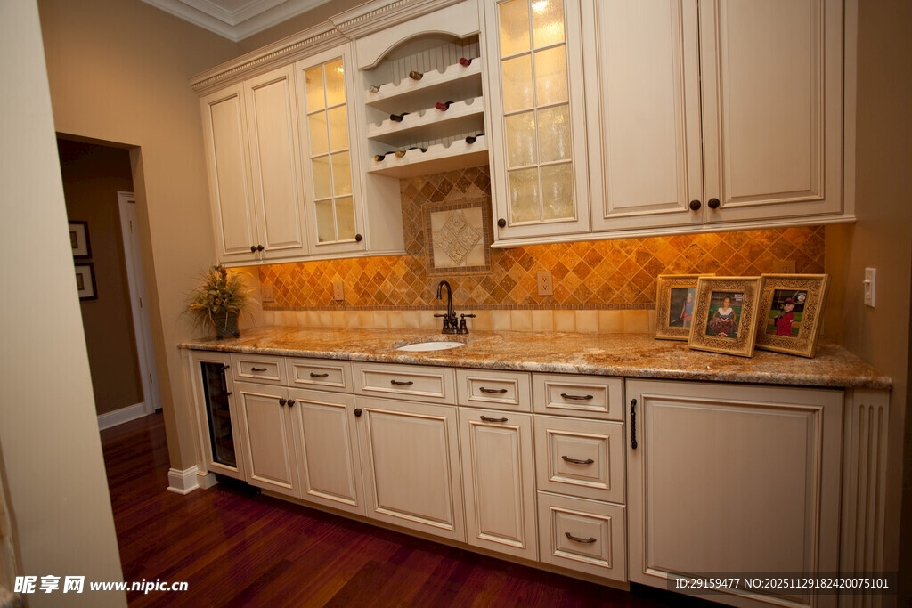 现代简约风格厨房橱柜