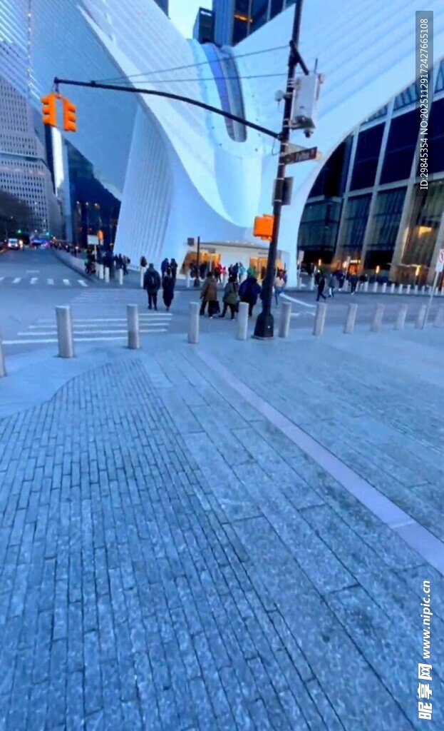 城市广场的现代建筑景观