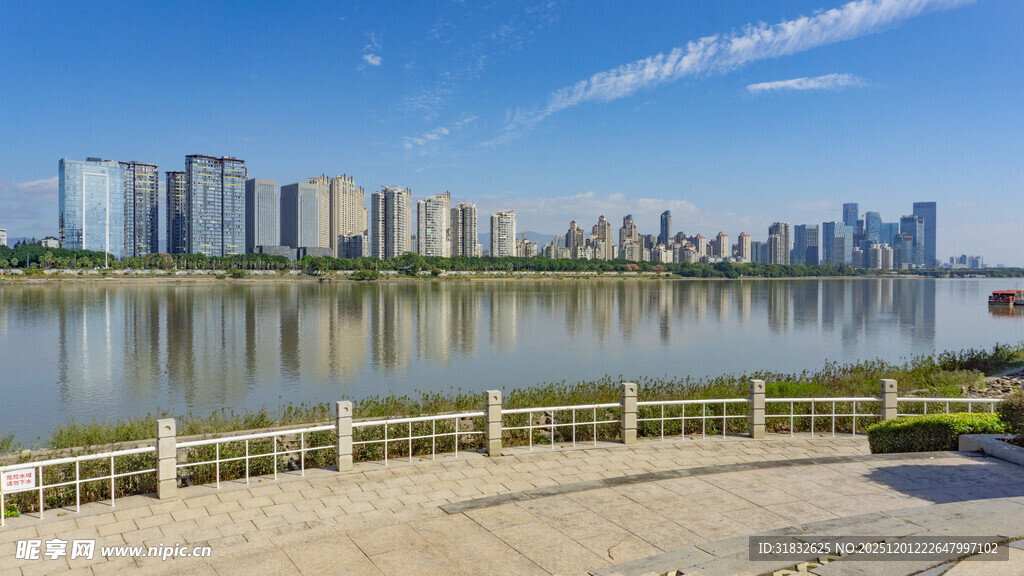 城市滨水风光