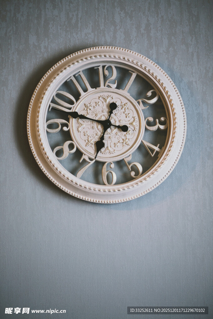 复古风格挂钟特写