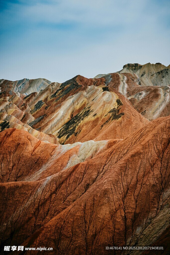 七彩斑斓的壮丽丹霞地貌