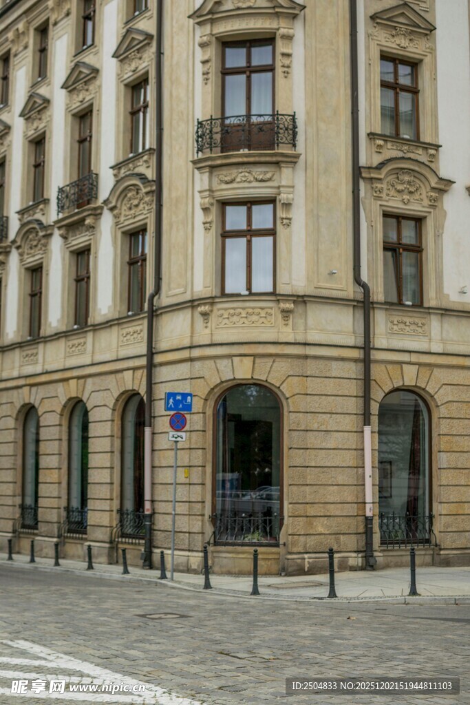 欧式街角建筑