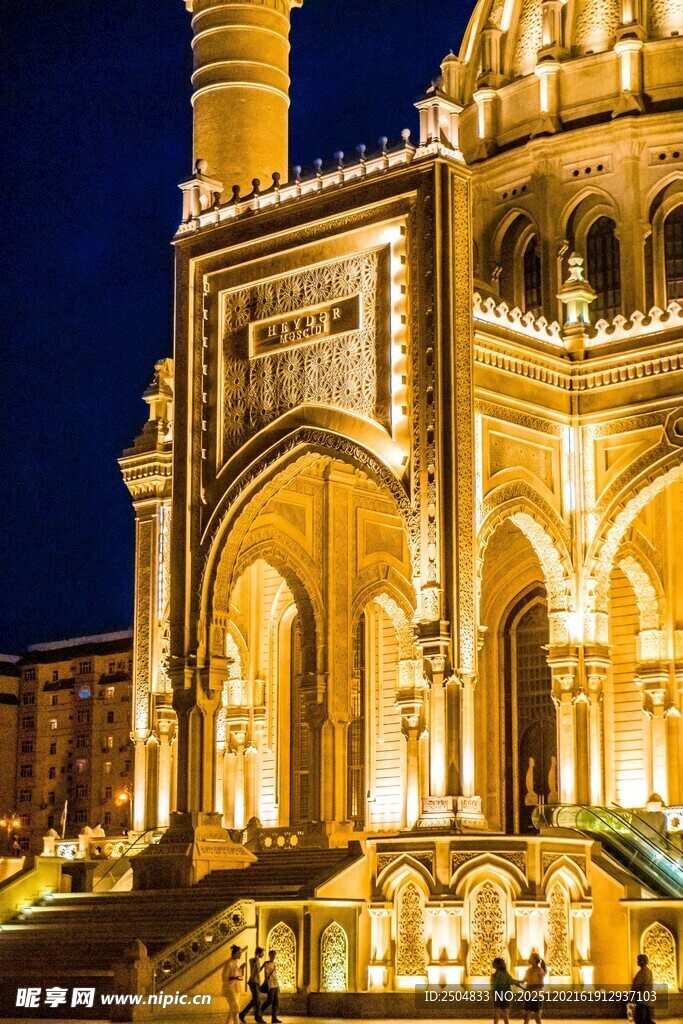 夜晚璀璨的华丽建筑