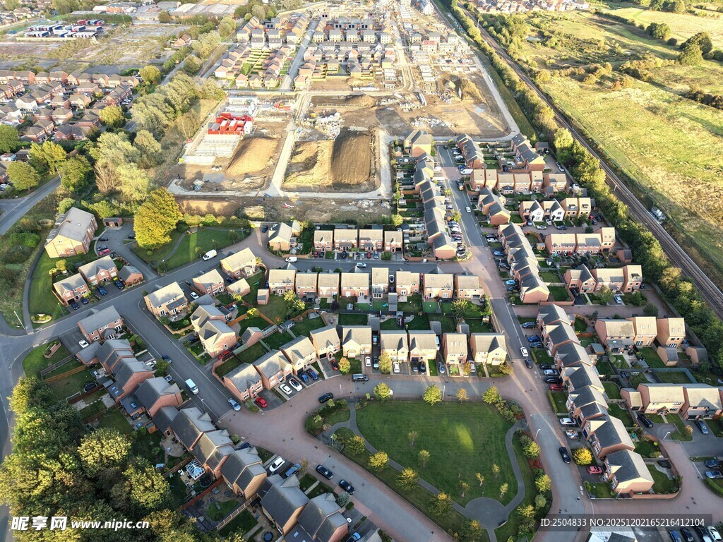 俯瞰城郊住宅区景观