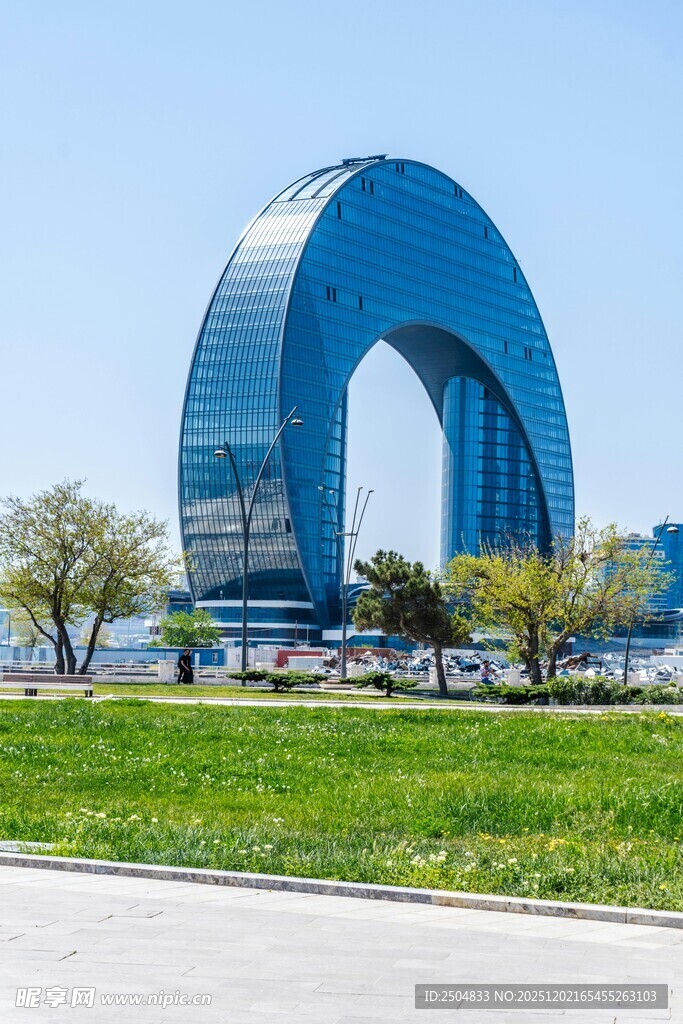 蓝色拱形建筑景观