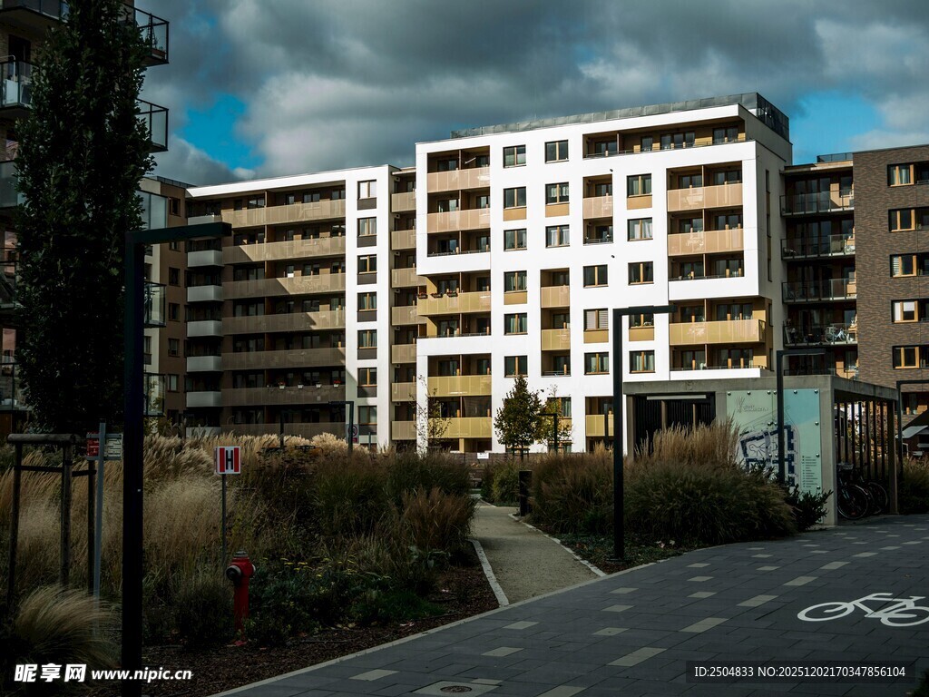 现代多层住宅楼景观