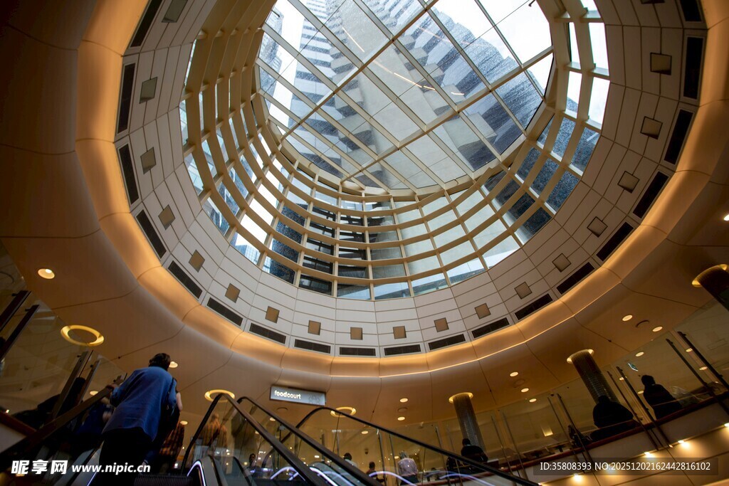 商场环形玻璃穹顶