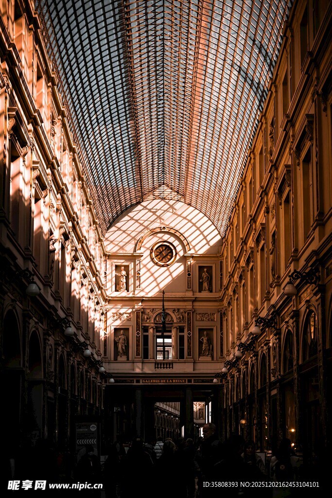 复古华丽拱形建筑