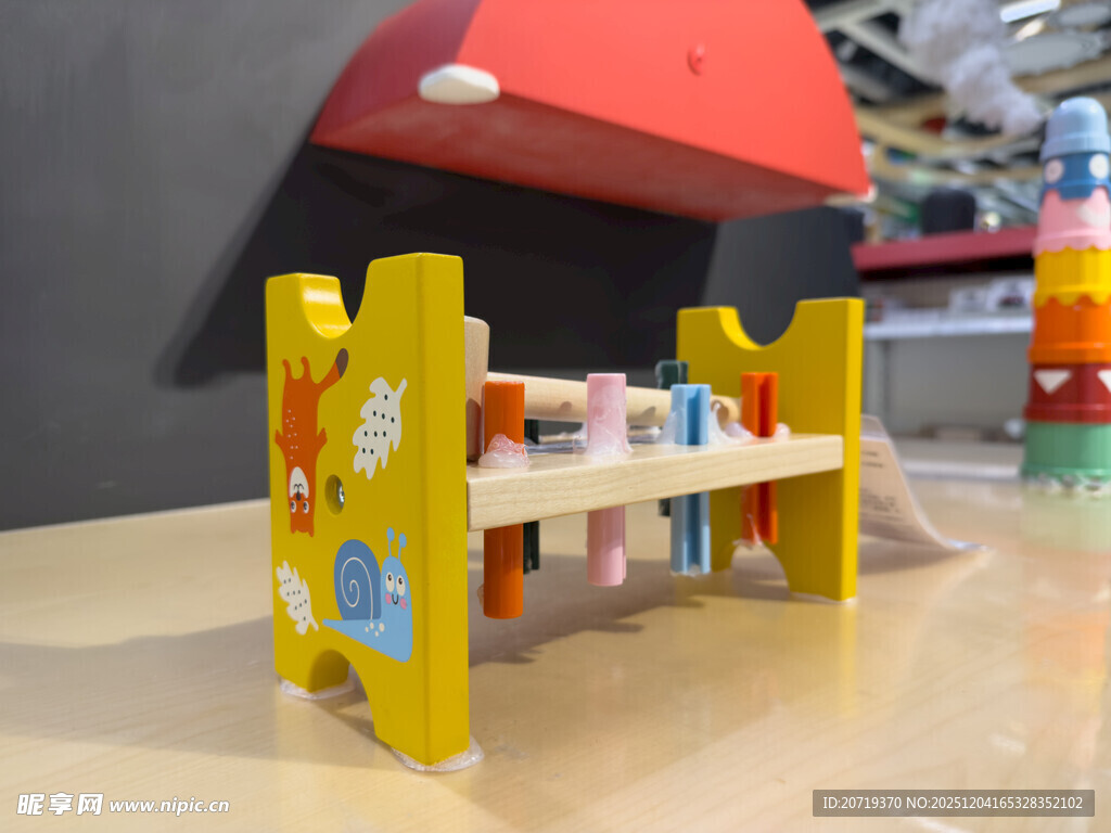 黄色儿童书架玩具