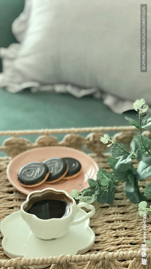 精致茶点与咖啡组合