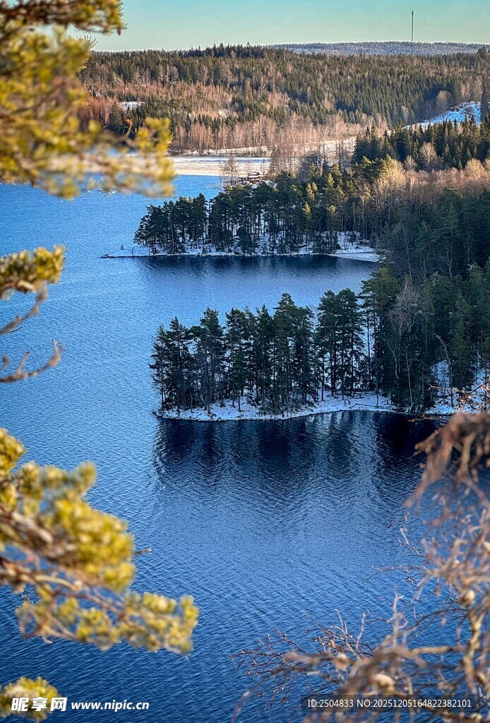 湖畔美景 岛屿点缀绿意浓