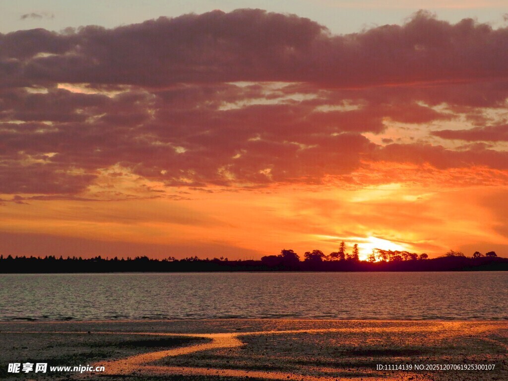 海边壮丽日落美景