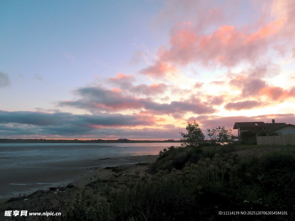 海边绚丽晚霞美景