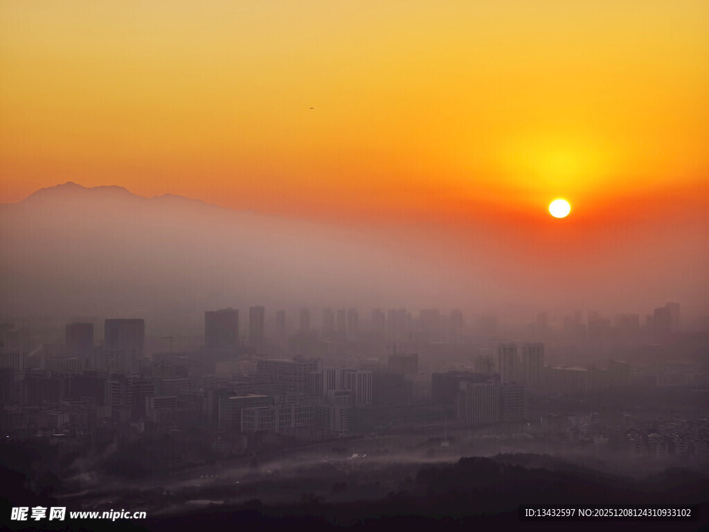 城市日出美景