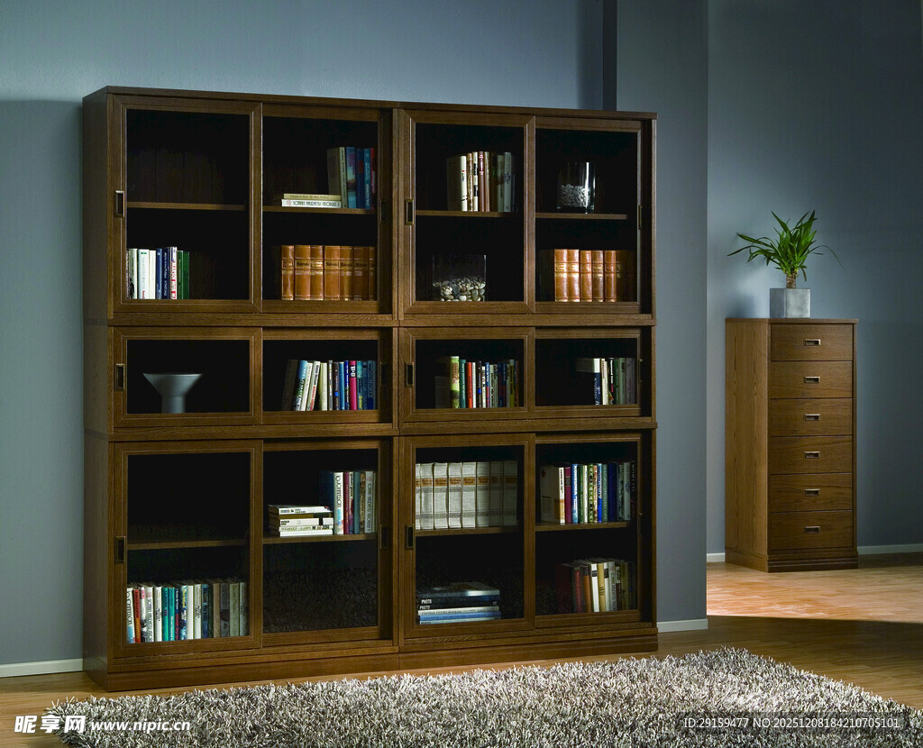 木质书架装点温馨室内空间