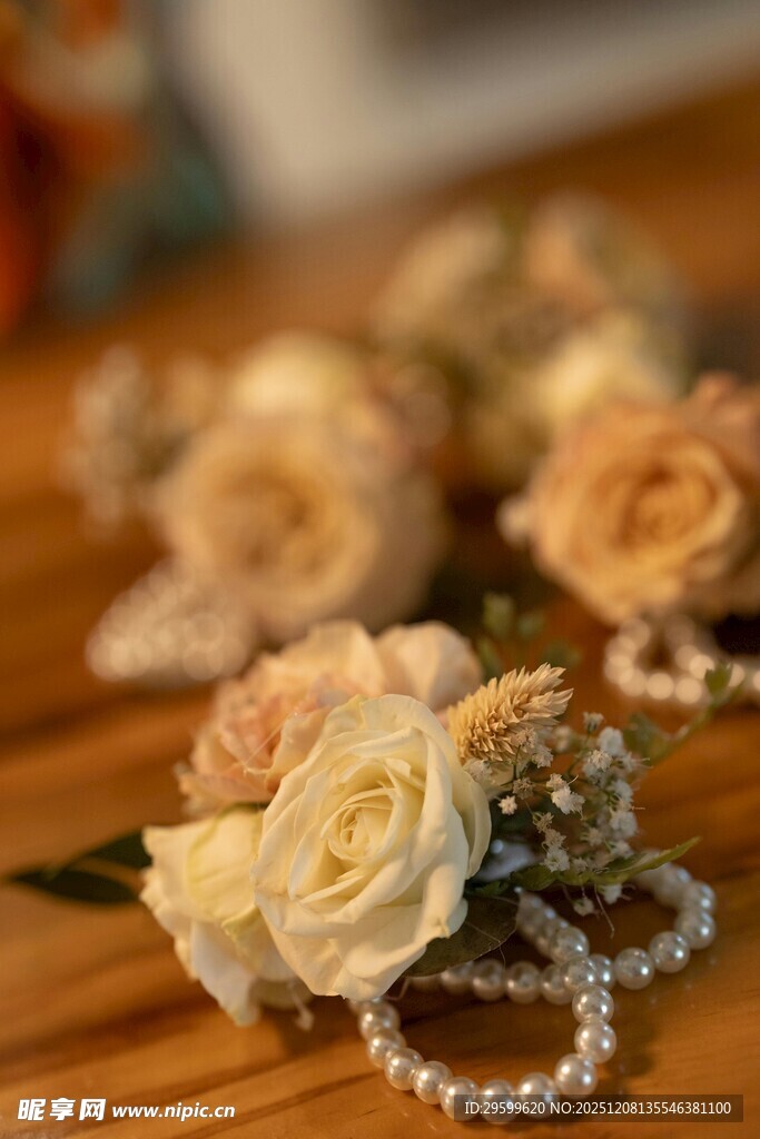 精致珍珠装饰的唯美花束