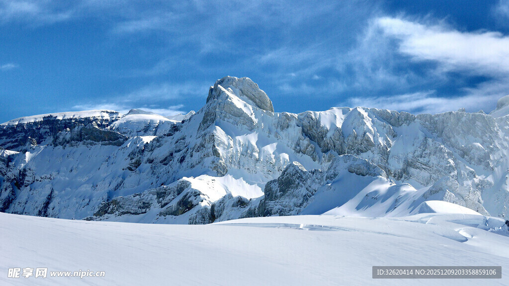 壮丽雪山美景
