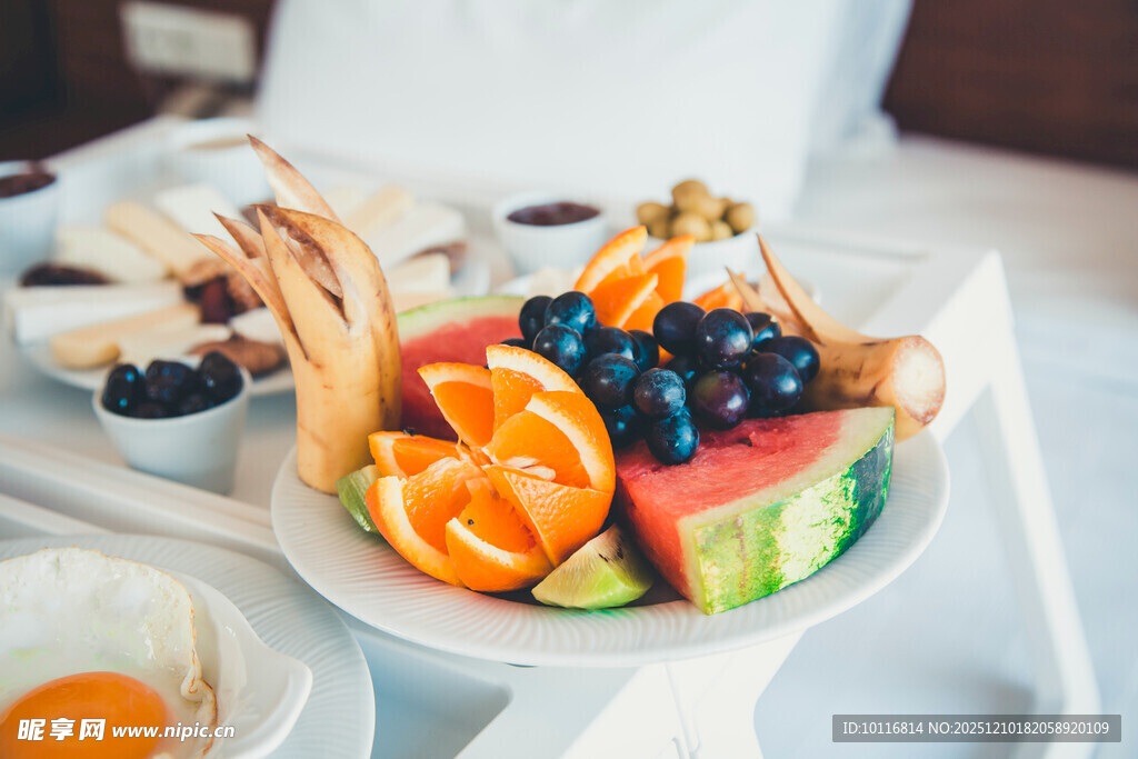 水果拼盘早餐