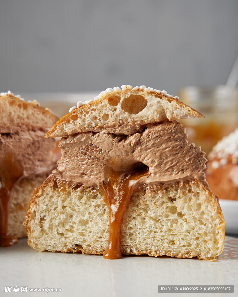 巧克力夹心蛋糕