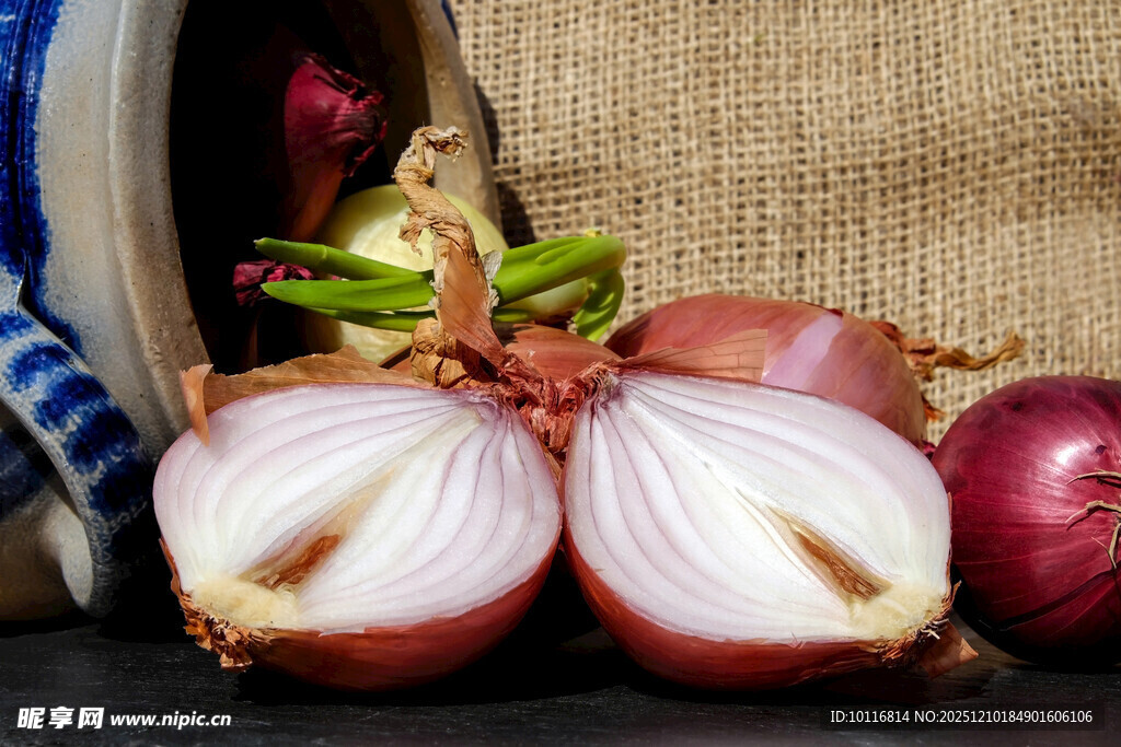 新鲜洋葱