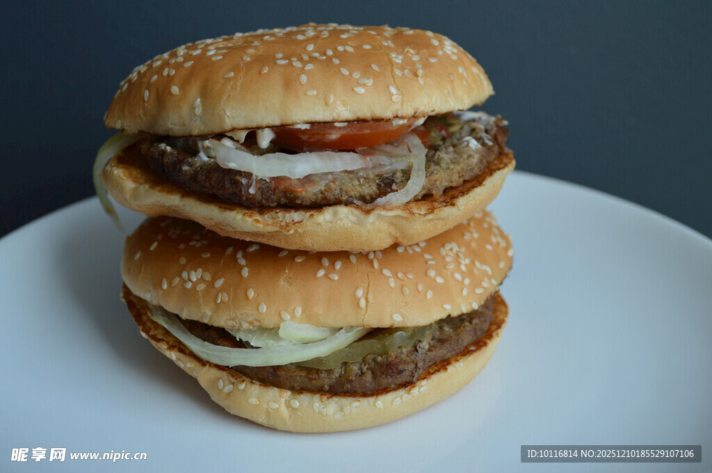 双层牛肉汉堡