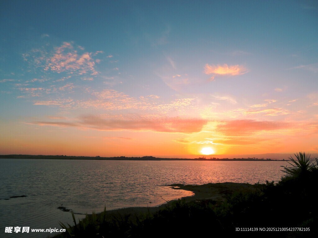海边绝美日落风景